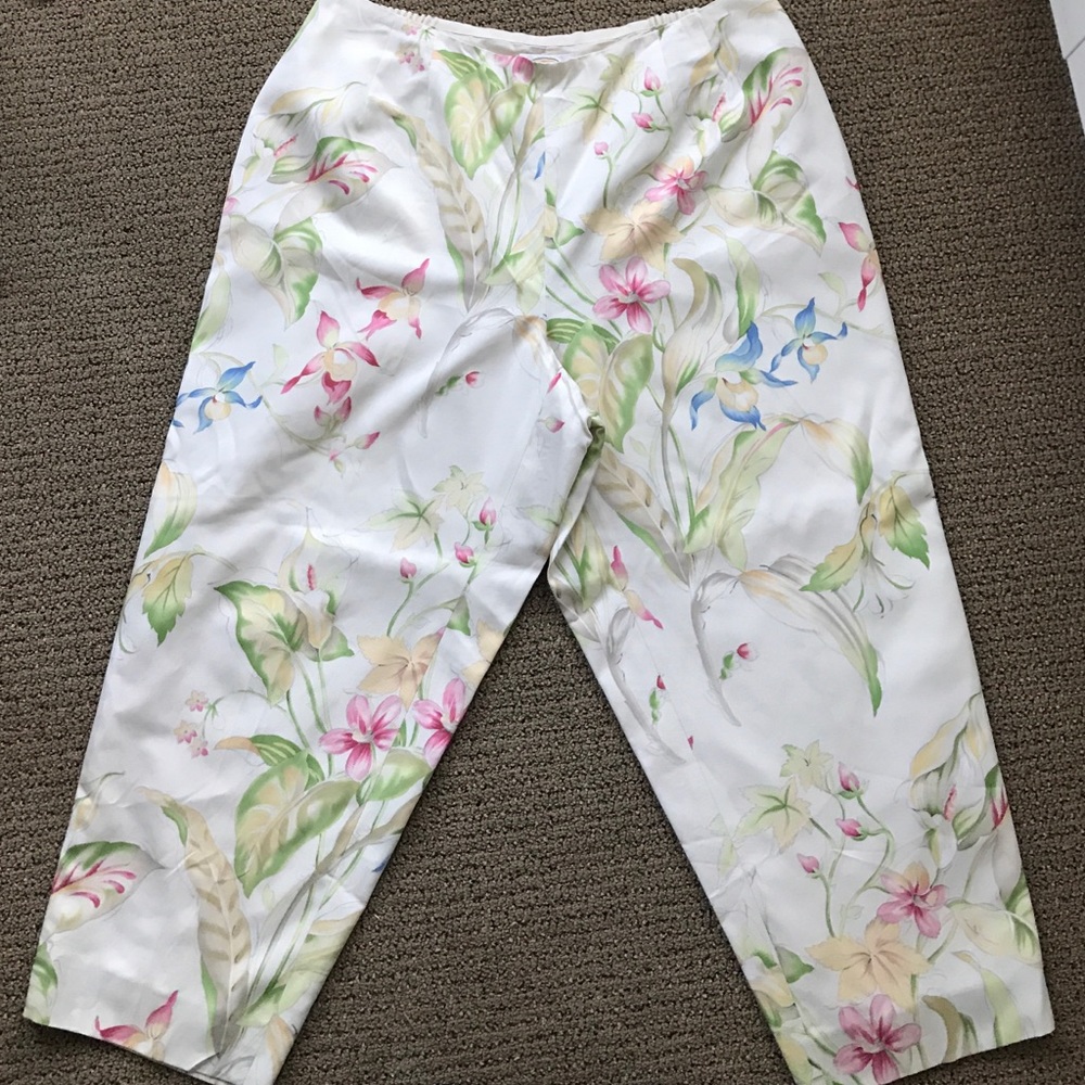 Floral cropped, silk pants